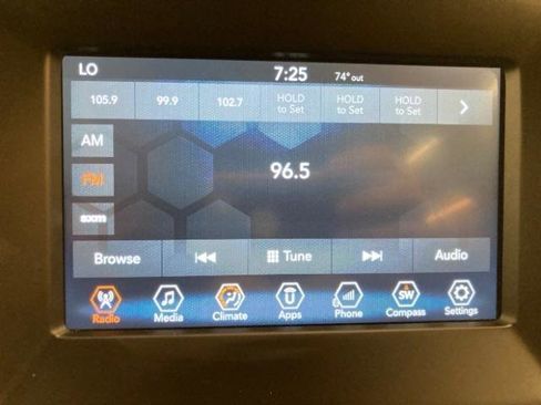Used 2018 Jeep Compass Latitude w/ Popular Equipment Group FWD image 20