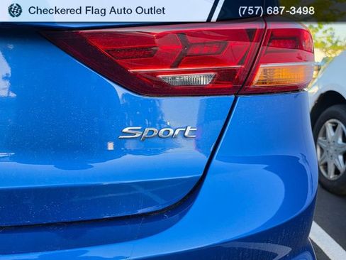 Used 2018 Hyundai Elantra Sport w/ Cargo Package FWD image 8