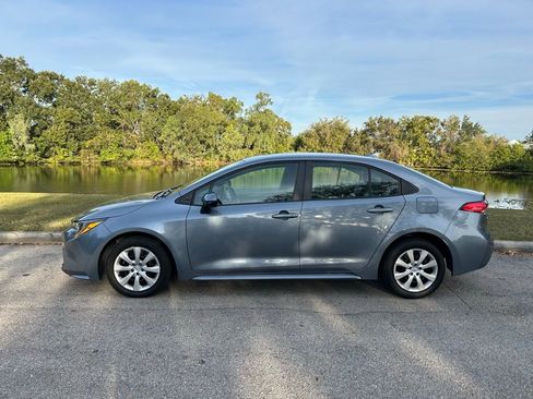 Used 2024 Toyota Corolla LE image 2