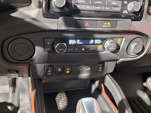 Used 2022 Nissan Frontier Pro-X image 31