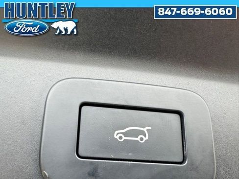 Used 2023 Jaguar F-PACE SVR image 10