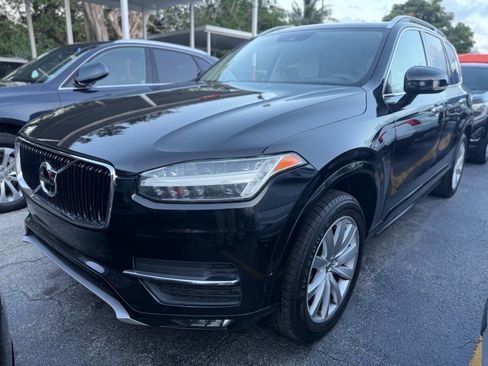 Used 2017 Volvo XC90 T6 Momentum w/ Vision Package AWD/4WD image 2