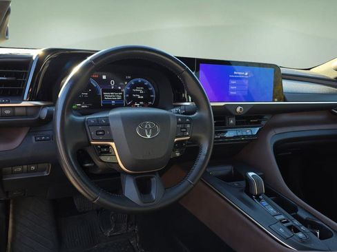 Used 2023 Toyota Crown Limited w/ Advanced Technology Package image 24