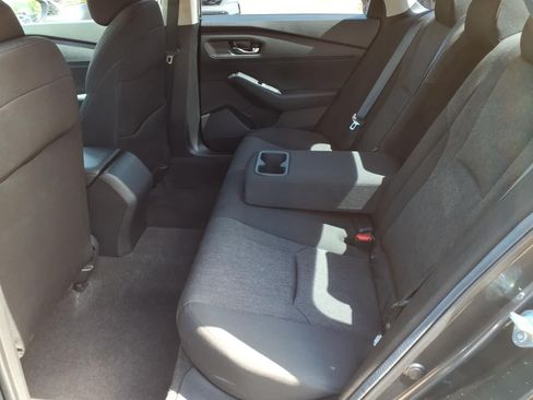 Used 2023 Honda Accord EX image 9