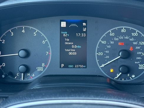 Used 2025 Toyota Corolla Cross LE AWD/4WD image 23