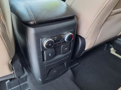 Used 2023 Ford Explorer Limited image 12