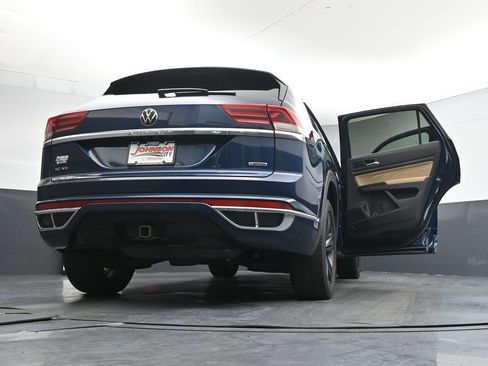Used 2021 Volkswagen Atlas Cross Sport SE AWD/4WD image 43