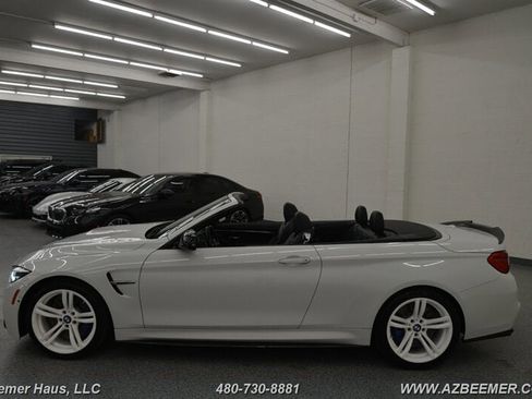 Used 2018 BMW M4 Convertible image 12