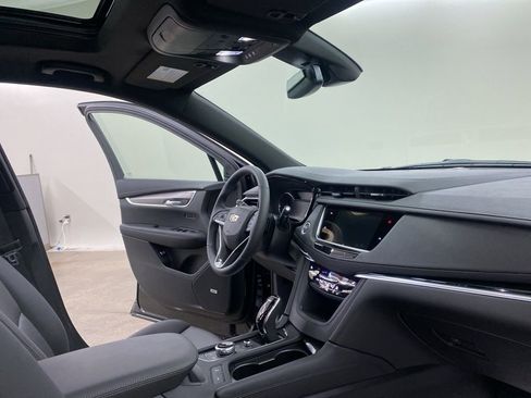 New 2025 Cadillac XT6 Luxury AWD/4WD image 18