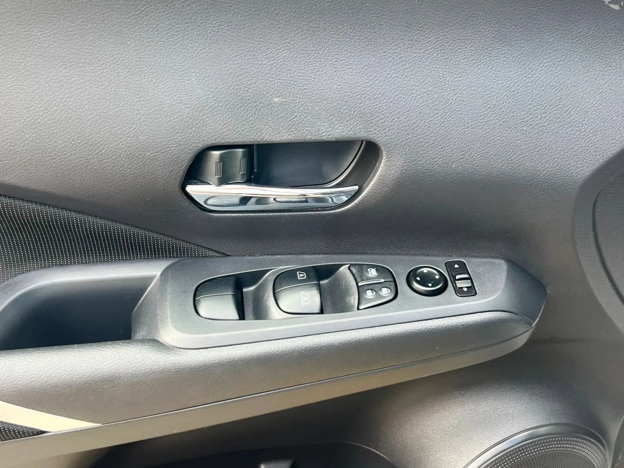 Used 2024 Nissan Kicks SV w/ Exterior Package FWD image 13