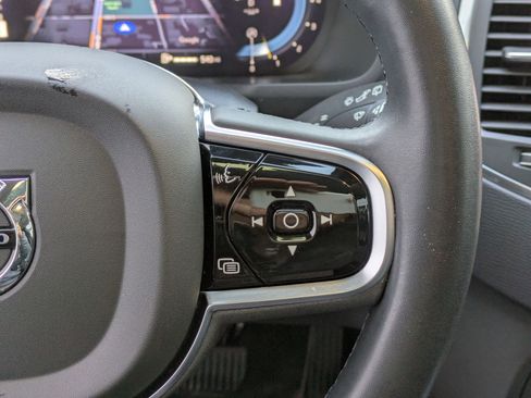 Used 2023 Volvo XC90 B5 Core w/ Climate Package image 19