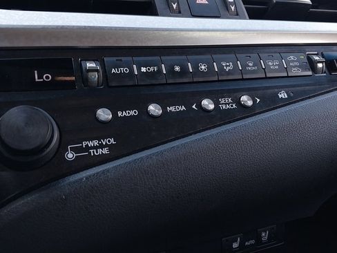 Used 2019 Lexus ES 350 image 29