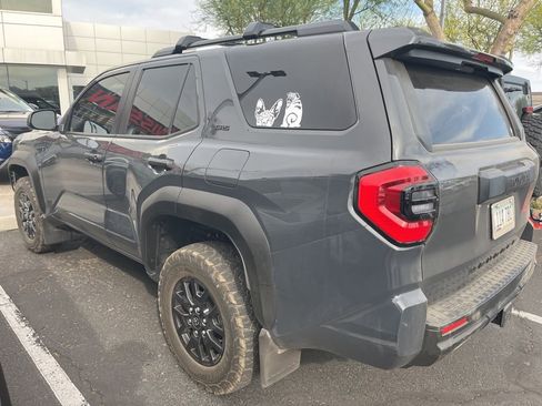 Used 2025 Toyota 4Runner SR5 AWD/4WD image 5
