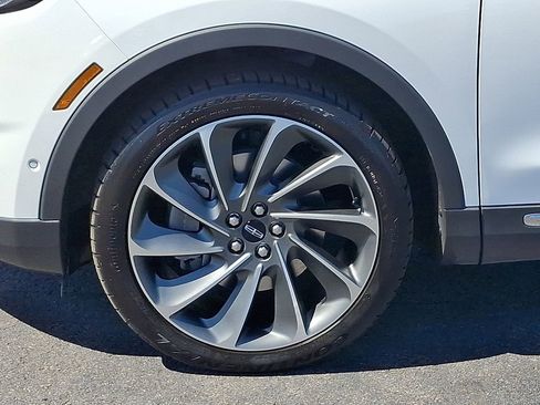 Used 2023 Lincoln Nautilus Reserve w/ Equipment Group 201A image 8