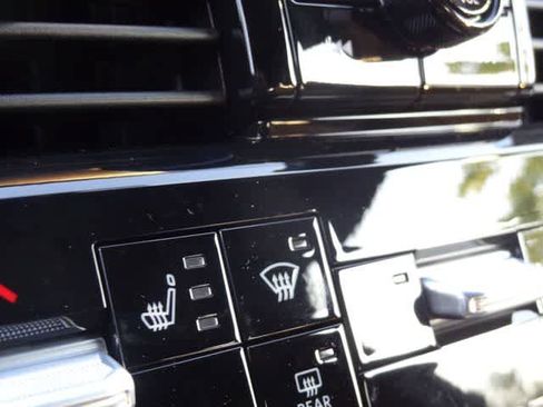 Used 2026 Nissan Armada SL w/ Captain's Chari Seat Package AWD/4WD image 11