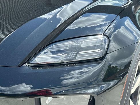 Certified 2025 Porsche Macan Electric RWD image 7