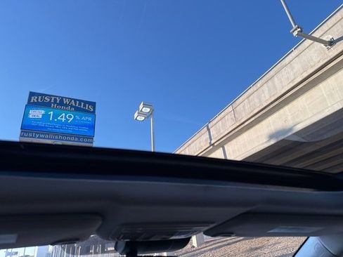 Used 2018 Honda Civic Touring image 9