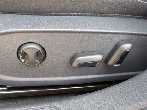 New 2026 Volkswagen Jetta SE FWD image 19