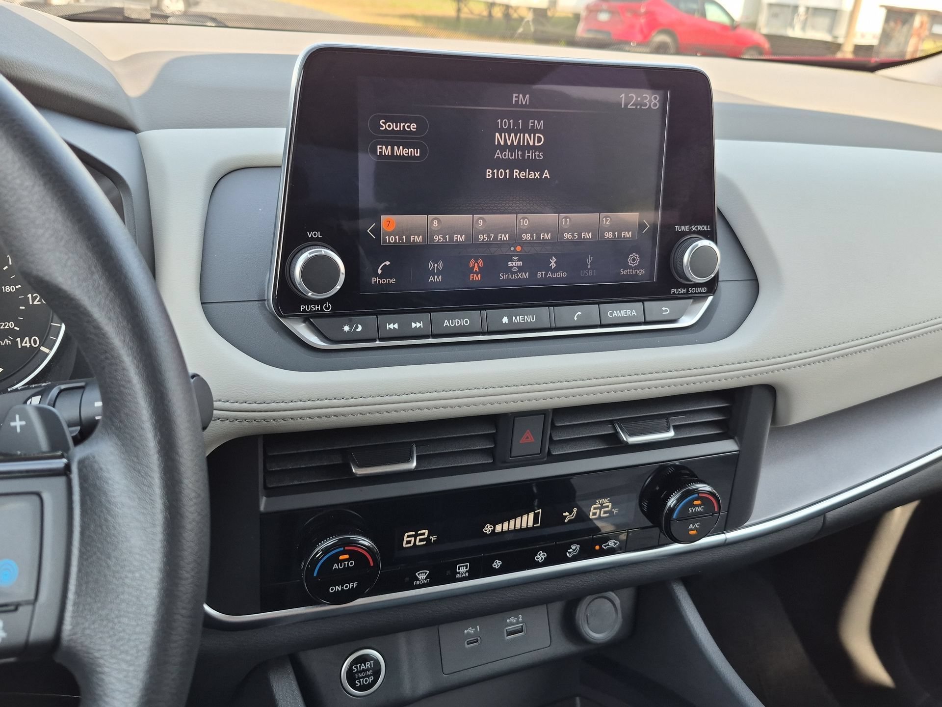 Used 2023 Nissan Rogue SV AWD/4WD image 13