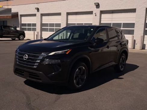 Used 2025 Nissan Rogue SV AWD/4WD image 5
