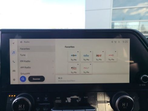 Used 2023 Toyota Highlander XSE image 29