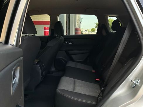 Used 2025 Nissan Rogue SV FWD image 12