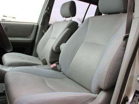 Used 2005 Toyota Highlander V6 image 16