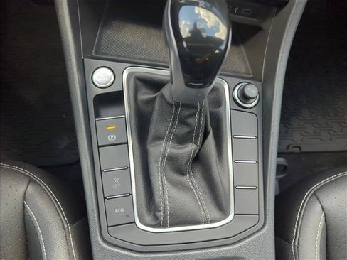 Used 2023 Volkswagen Jetta SE w/ Panoramic Sunroof Package FWD image 28