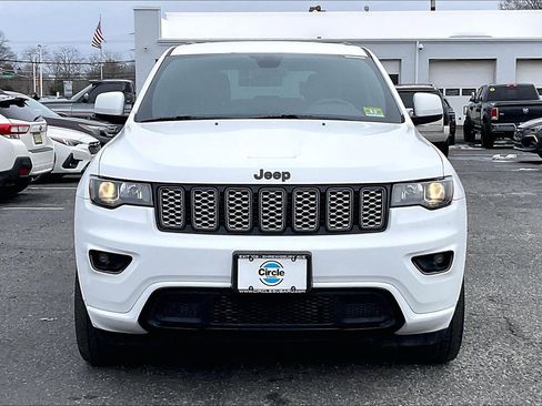 Used 2021 Jeep Grand Cherokee Laredo X image 3