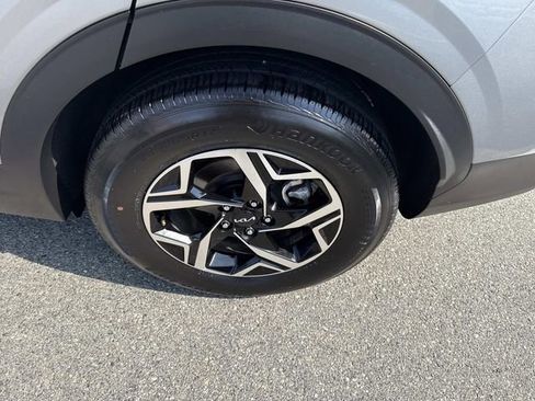 Used 2024 Kia Sportage LX image 16