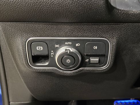 Used 2024 Mercedes-Benz GLB 250 image 27