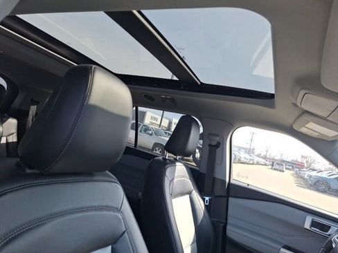 Used 2023 Ford Explorer XLT w/ Equipment Group 202A image 13