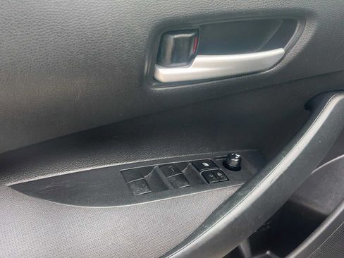 Used 2020 Toyota Corolla LE FWD image 31
