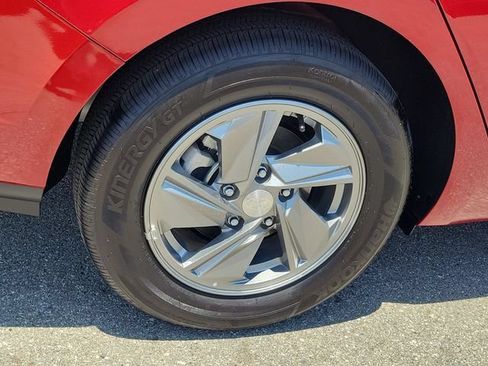 Certified 2026 Hyundai Elantra SE FWD image 27