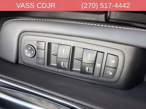 New 2026 Chrysler Pacifica Select image 15