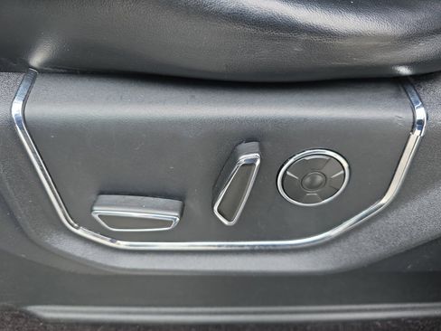 Used 2016 Ford F150 Platinum w/ Technology Package AWD/4WD image 21