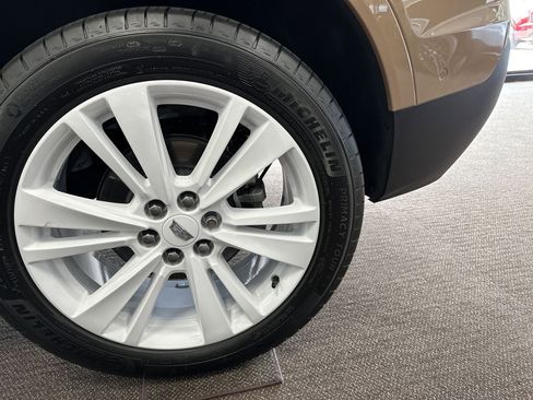 Certified 2024 Cadillac XT5 Premium Luxury w/ Platinum Package AWD/4WD image 7