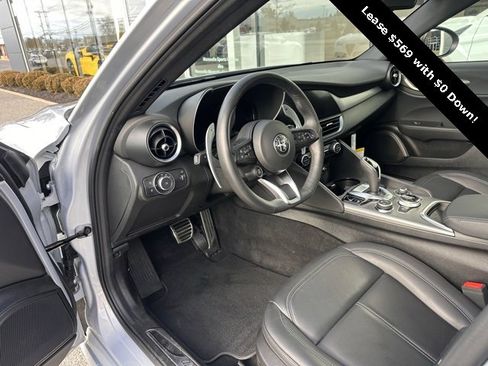 Used 2025 Alfa Romeo Giulia AWD w/ Driving Assist Package image 13