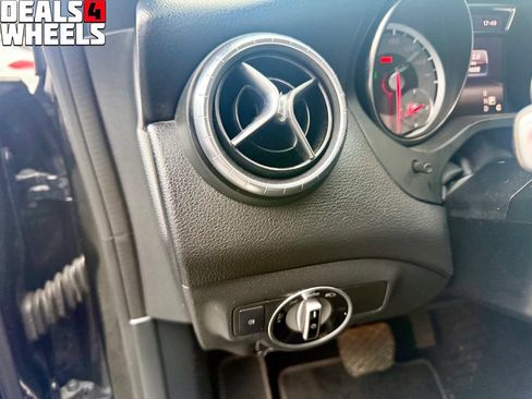 Used 2016 Mercedes-Benz CLA 250 4MATIC image 14