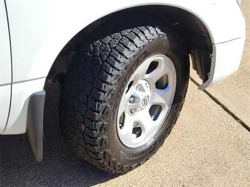 Used 2021 Nissan Titan S w/ S Utility Package image 6