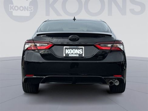 Used 2023 Toyota Camry SE image 5
