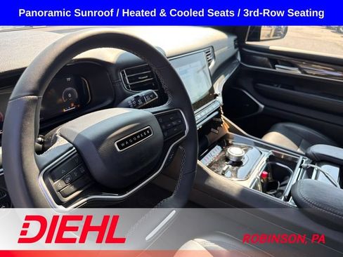 Used 2023 Jeep Wagoneer L 4WD w/ Premium Group I image 9