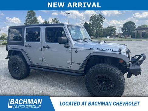 Used 2016 Jeep Wrangler Unlimited Rubicon w/ Connectivity Group AWD/4WD image 2