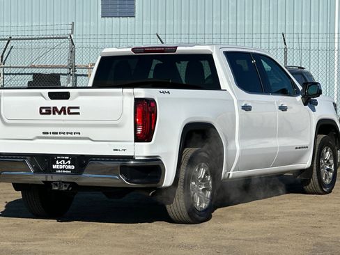 Used 2024 GMC Sierra 1500 SLT image 4