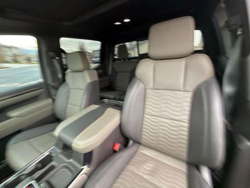 Used 2025 Chevrolet Silverado 1500 ZR2 w/ Technology Package image 36