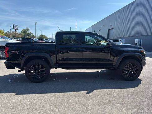 Used 2024 Chevrolet Colorado Trail Boss w/ Safety Package AWD/4WD image 2