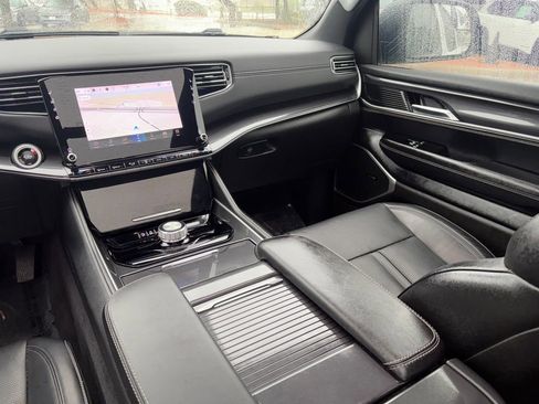Used 2024 Jeep Wagoneer 2WD w/ Premium Group I image 23