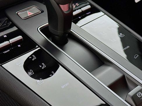 New 2026 Porsche Macan AWD/4WD image 21