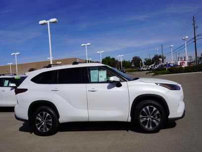 Used 2022 Toyota Highlander XLE