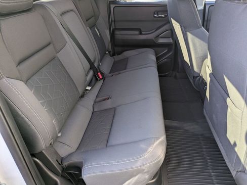 Used 2025 Nissan Frontier SV w/ SV Convenience Package image 18